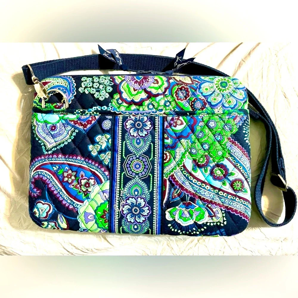 VERA BRADLEY hard shell lap top/tablet navy floral carrying case size11x8 excond
